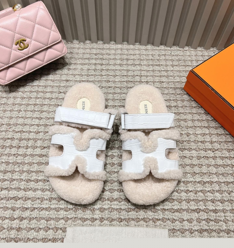 H**mes slippers